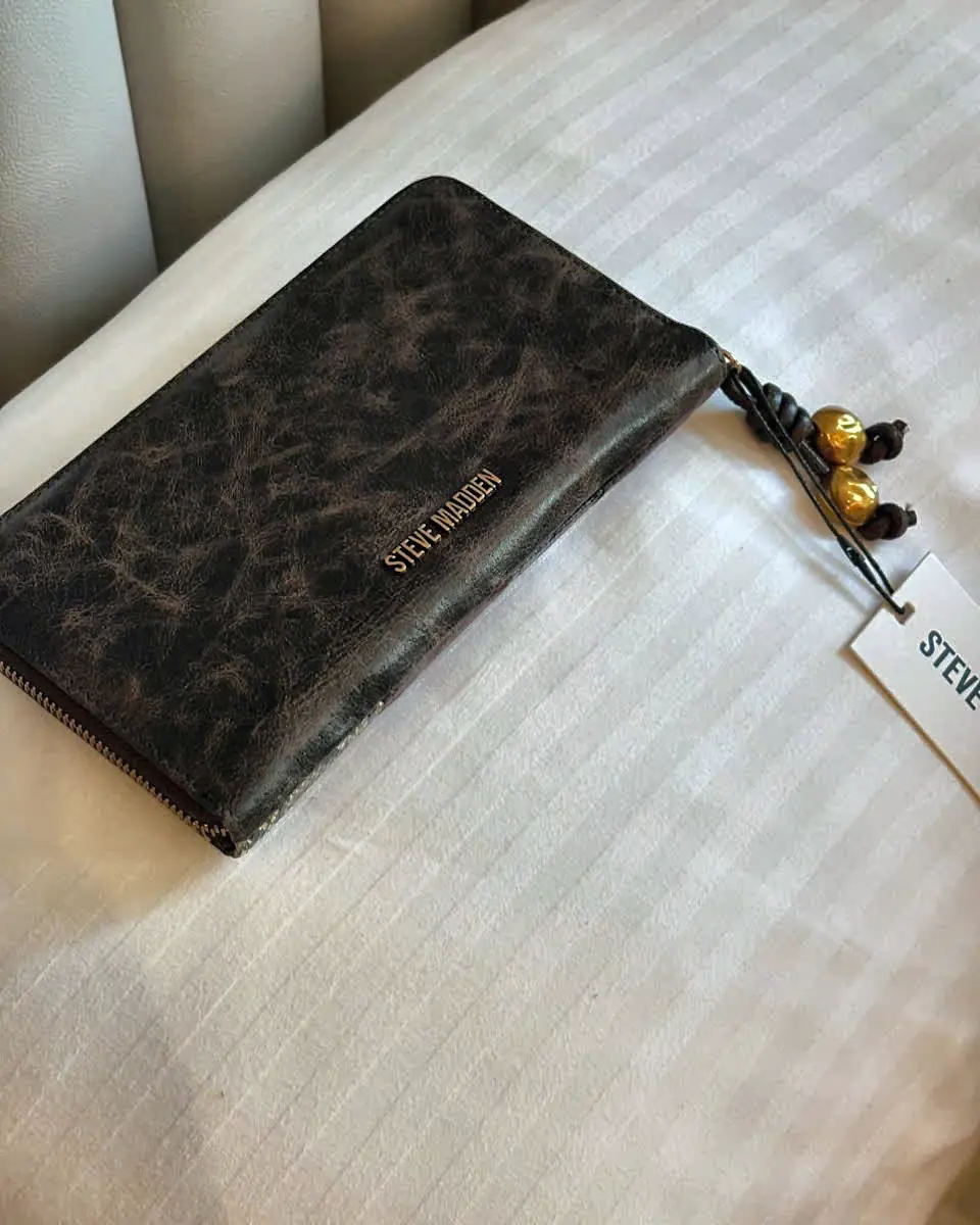 Steve Madden Zip-Around Wallet – Distressed Brown